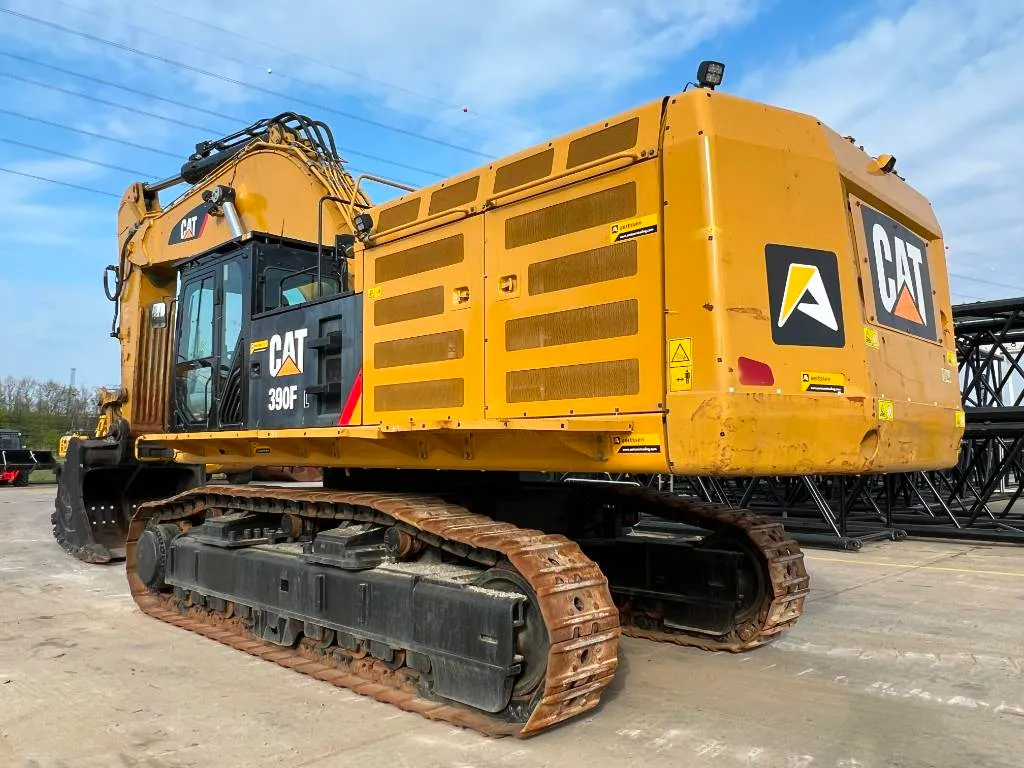 卡特彼勒 390 FL